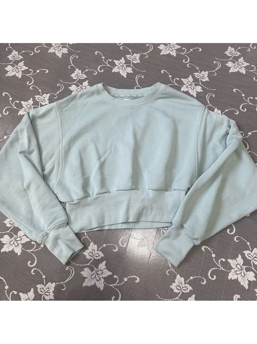 Aritzia TNA Perkins Crop Dolman Sleeve Sweatshirt in blue Sz XS